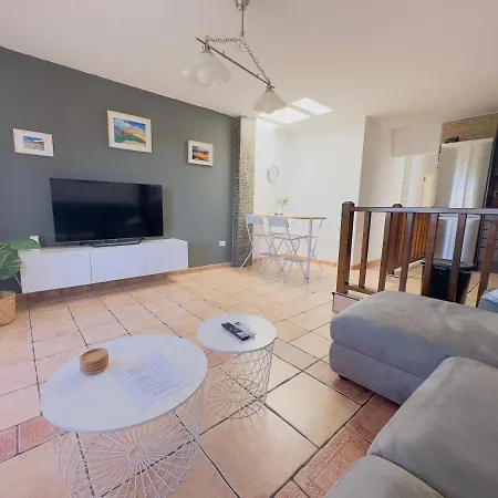 Apartamento Niar 아파트 *